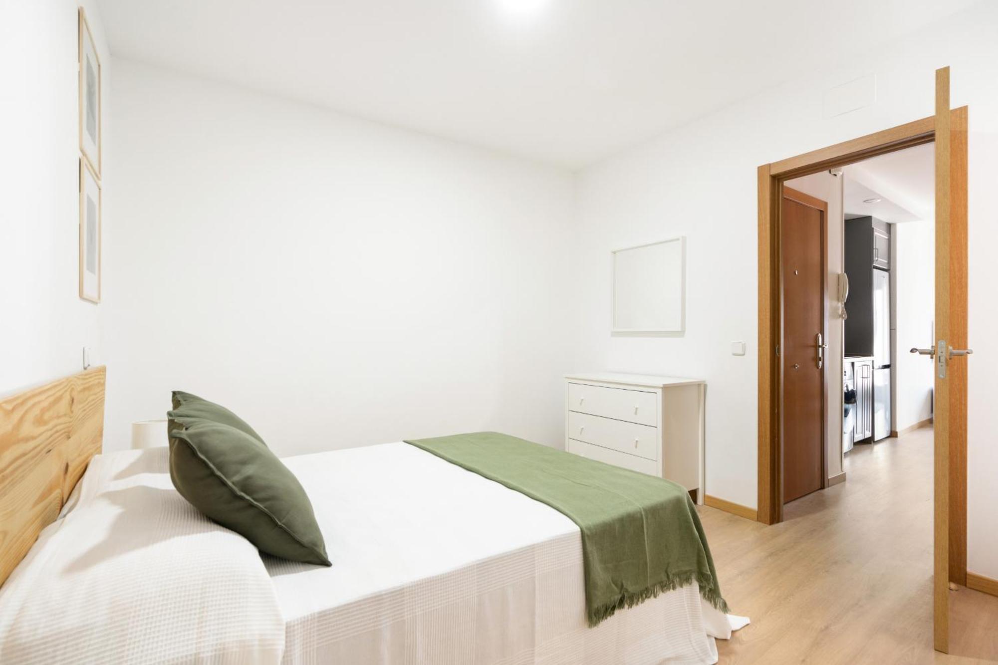 Apartamento En La Avenida De La Albufera Alquiler Temporal Madri Exterior foto